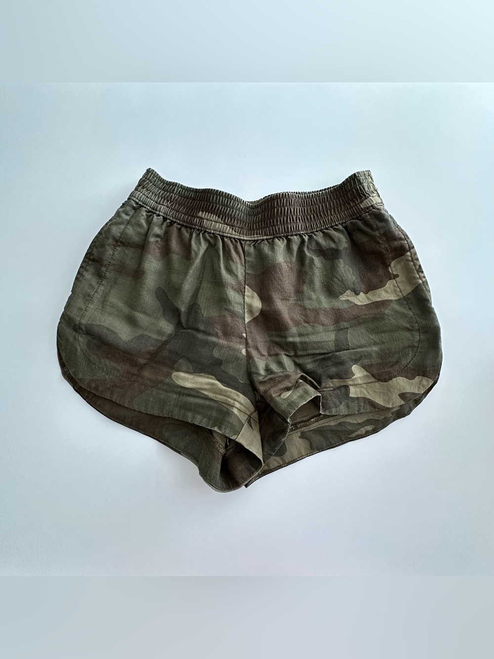 Aritzia TNA Trope Camo
Shorts XXS